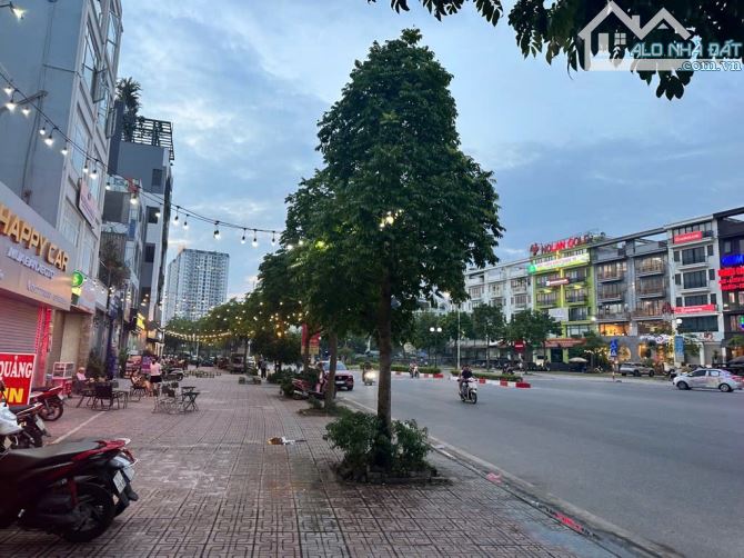 Bán lô đất 300m, MT 17m mặt phố Hồng Tiến, vị trí đẹp kinh doanh - 1