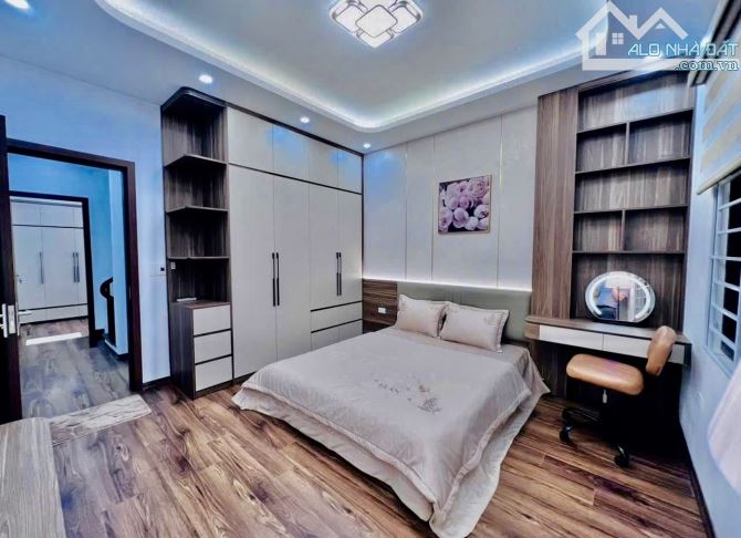 Chỉ 8 TỶ - Phố Minh Khai - ngõ thông tứ phía - ô tô gần nhà - diện tích 50m2 - 1