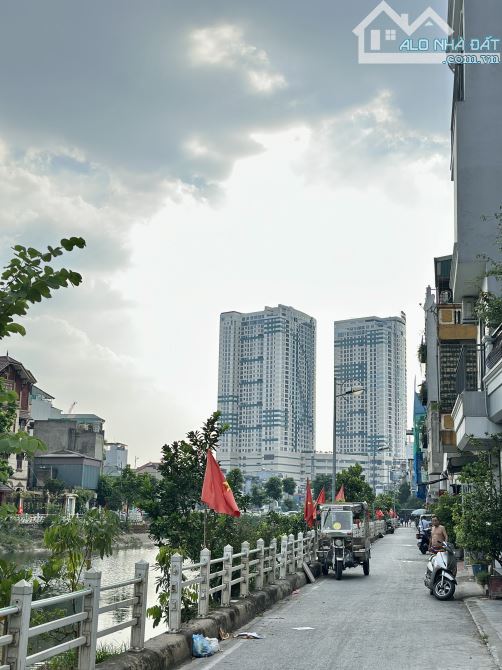 Đất mặt hồ Tai Trâu, Ngọc Lâm cách Hồng Tiến 100m vỉa hè Oto tránh kinh doanh - 1