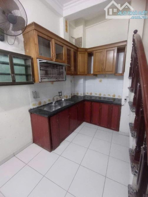 Cho thuê nhà ngõ phố Đê La Thành Ba Đình 35m x 4 tầng, 11tr/tháng - 1