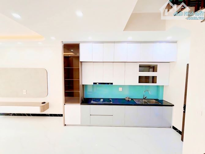 PHÚC LỢI Ở LUÔN - 40M - 3 NGỦ - Ô TÔ TẬN CỬA - ĐỘC LẬP 0 ĐI CHUNG - 6 TỶ LỚN - 1