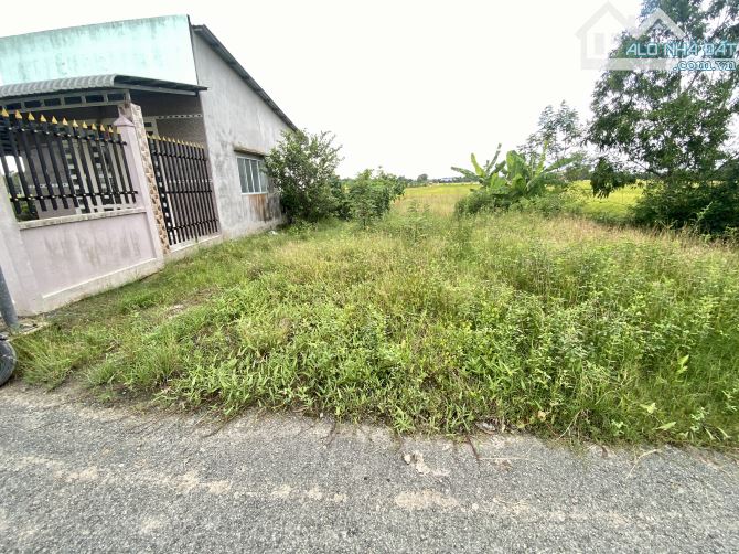 Nền thổ cư MT nhựa Liên ấp _dt 587m2 tại Long Sơn, Cần Đước LA, giá chỉ 3,3 tỷ - 1