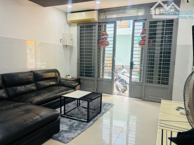 Bán nhà hẻm Ô TÔ NI SƯ HUỲNH LIÊN P10 Tân Bình 44m2 2 tầng mới 2pn ở ngay hơn 6 tỷ - 1