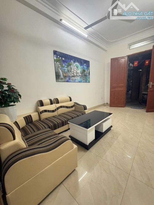 Bán Nhà Xây Mới Hoàng Hoa Thám Giá Rẻ DT 30m2×5Tầng Ngõ Thông Kinh Doanh - 1