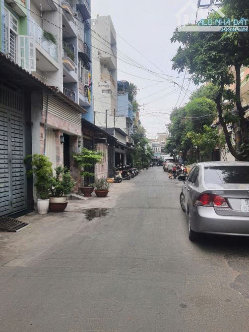 Hẻm nhựa xe tải tránh khu vip bàu cát - 100m - 5 tầng - xây lệch tầng cực đẹp - 1