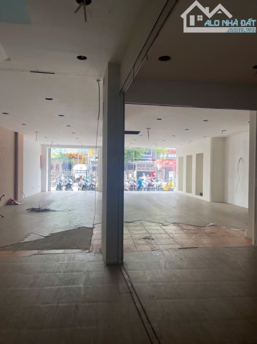 Tòa nhà 5 tầng MT đường Gò Dầu, 216m2, ngang 10m, Doanh thu hơn 2 tỷ - 1