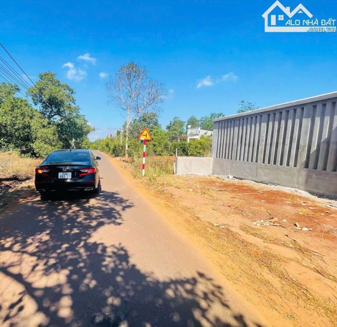 LÔ ĐẤT ĐẸP THỊ TRẤN NGÃI GIAO, GẦN TRUNG TÂM THƯƠNG MẠI CHÂU ĐỨC, SẴN THỔ CƯ, GIÁ CỰC TỐT - 1