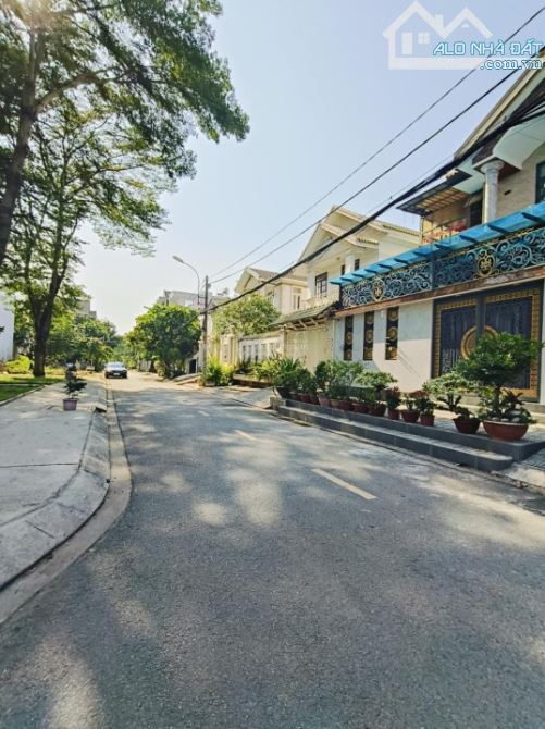 BÁN ĐẤT FULL THỔ CƯ 180 M2 (12M X 15M), TẶNG NHÀ C4 - KDC HIỆN HỮU, GIÁP QUẬN 8 - CHỈ 6 - 1