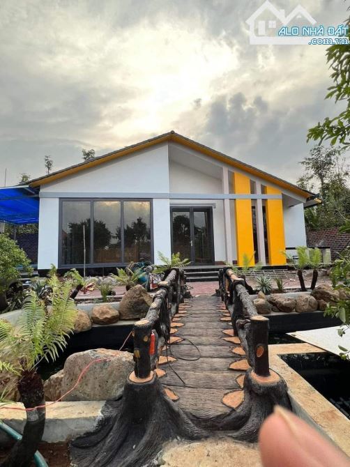 BÁN VIEW NGHĨ DƯỠNG TAI CHÂU ĐỨC, ĐẸP K TÌ VẾT, DT GẦN 700M2 CÓ 200M2 THỔ CƯ, SAN NHÀ VƯỜN - 1