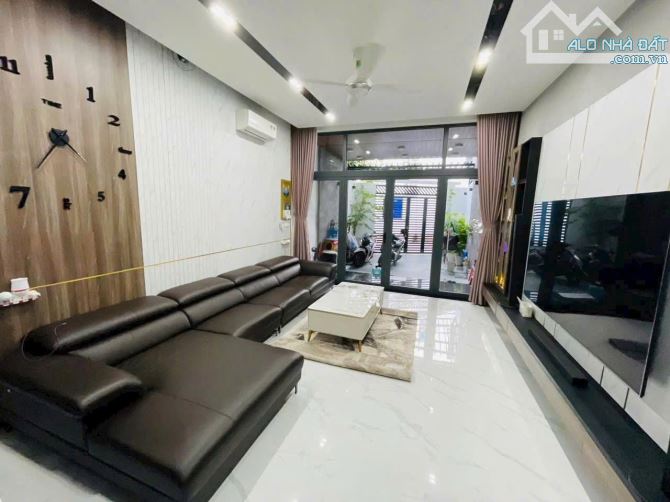 Bán nhà đẹp đường Hoàng Hoa Thám, TP Vũng Tàu. 
Hẻm 2 ô tô tránh nhau. - 1