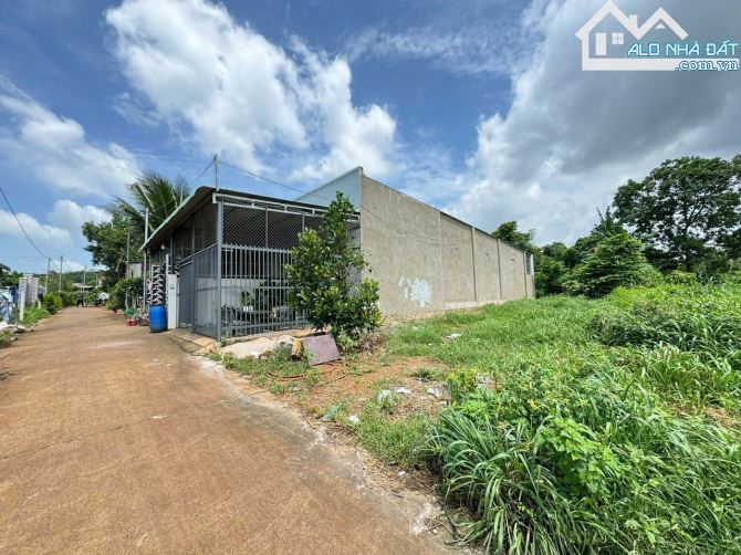 Bán đất thuộc Đá Bạc, Châu Đức với Diện tích: 153m2 hướng Đông Nam,Giá Bán: 1 tỷ 150 triệu - 1