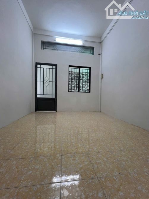Nhà 4 tầng - khu 20 thước - 21m2 , Hẻm 4m , Hoàng Diệu Q4. - 1