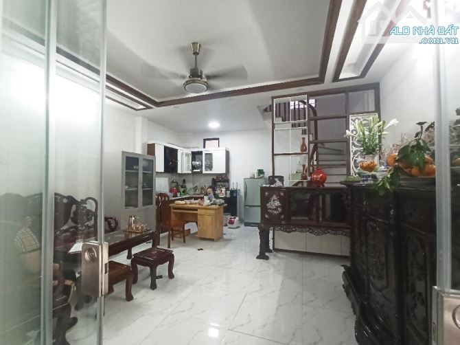 NHÀ NGỌC TRÌ _ THẠCH BÀN - LÔ GÓC  - NGÕ NÔNG  - NỞ HẬU  -THOÁNG SÁNG  Ở SƯỚNG - 1