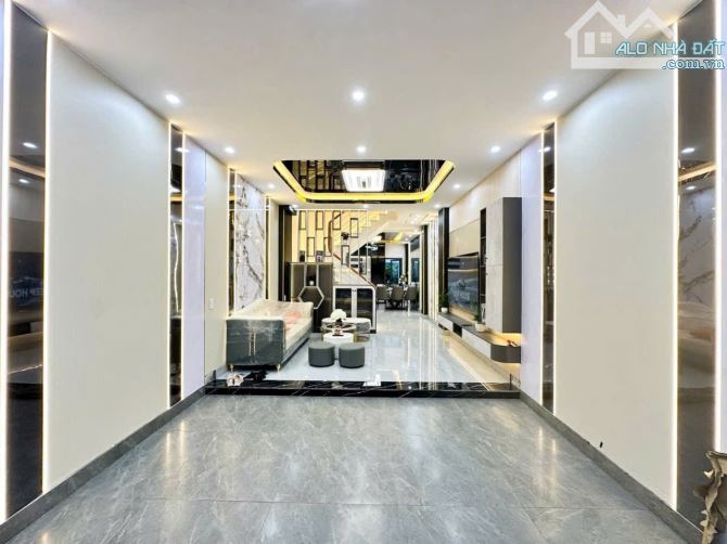 Bán nhà đẹp 4 tầng. Hẻm xe hơi 8m. Thông 2 chiều. Dt 4x18m. Nguyễn Thị Hương. Tt Nhà Bè - 1