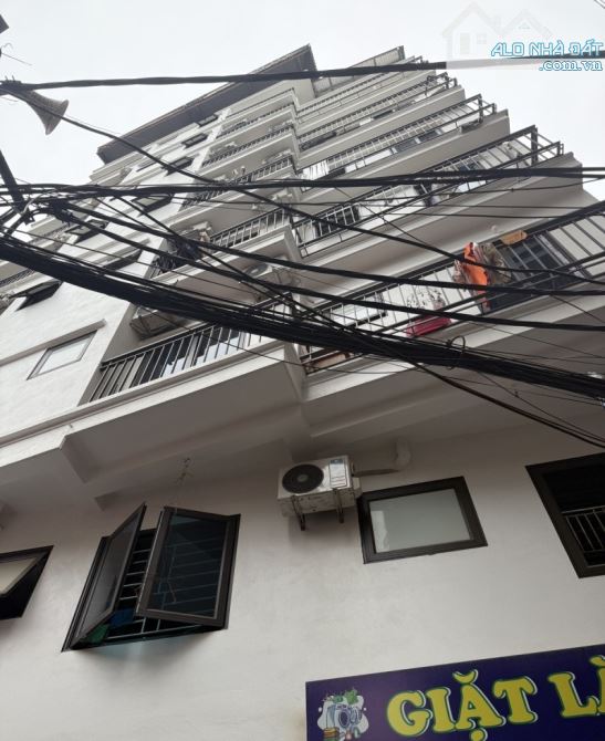 Bán căn hộ dòng tiền phố Giáp Nhất, ô tô đỗ cửa, lô góc, 175m2 9 tầng 49.5 tỷ - 1