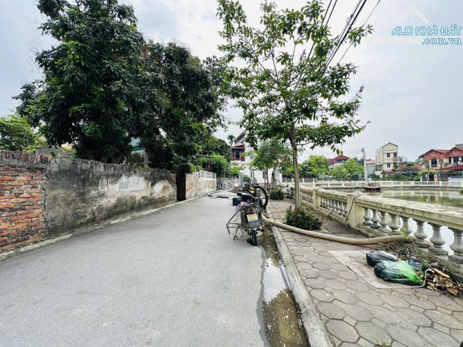 Kiêu Kỵ / Lô góc siêu phẩm 129M / ô tô tránh / View Hồ / Bán nhanh giá ngon - 1
