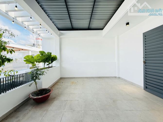 Ngay Cư Xá Đô Thành đường Nguyễn Hiền, Q3 - Giá 6,75tỷ/60m2. Sổ riêng - 12