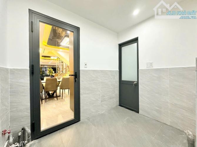 Bán nhà đẹp 4 tầng. Hẻm xe hơi 8m. Thông 2 chiều. Dt 4x18m. Nguyễn Thị Hương. Tt Nhà Bè - 12