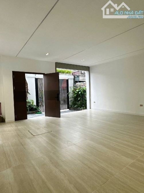 17.x Tỷ /79 M2/ 5.7 M tiền/ 5 Tầng Thang Máy/ Ô tô Chánh/ Thạch Bàn - 13