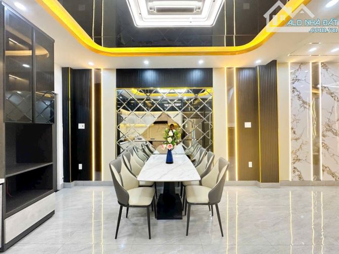 Bán nhà đẹp 4 tầng. Hẻm xe hơi 8m. Thông 2 chiều. Dt 4x18m. Nguyễn Thị Hương. Tt Nhà Bè - 13
