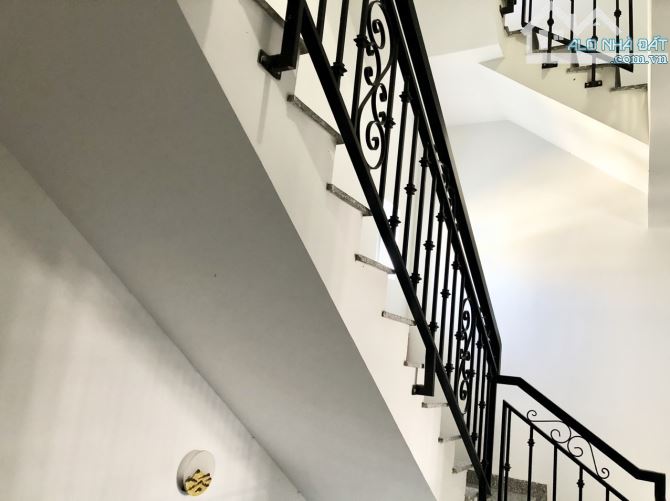 Bán Toà Nhà Căn Hộ 8 Tầng , 44 phòng , Doanh Thu 150 triệu / tháng , Cách Biển 1km - 17