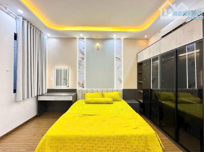 Bán nhà đẹp 4 tầng. Hẻm xe hơi 8m. Thông 2 chiều. Dt 4x18m. Nguyễn Thị Hương. Tt Nhà Bè - 21
