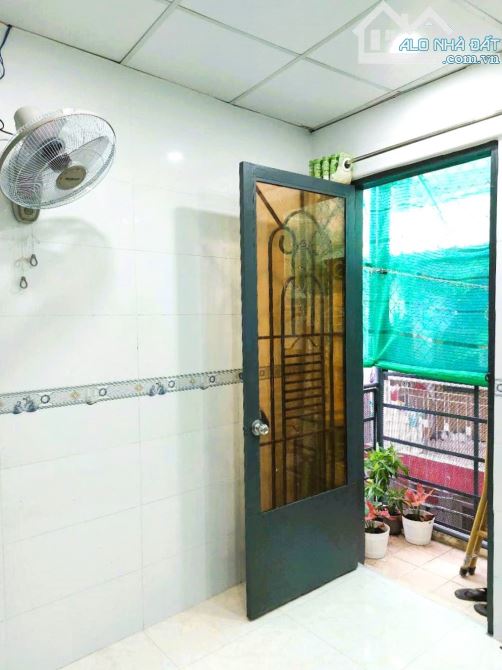Cơ hội cho nhà đầu tư vừa giữ tiền vừa cho thuê - Nguyễn Thị Tần ngay chợ Rạch Ông Quận 8 - 2