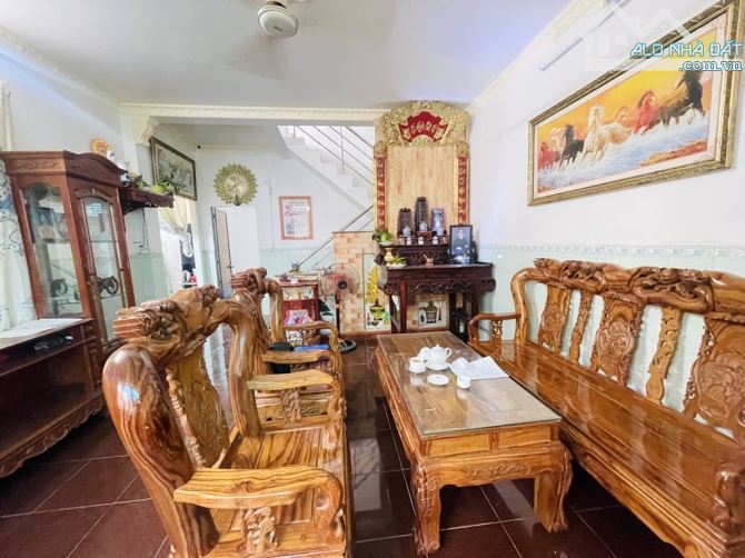 Nhà 2 căn vừa ở vừa cho thuê, 172m2. 2 mặt hẻm lớn xe hơi thông, HiệpThành 13, Q12. - 2