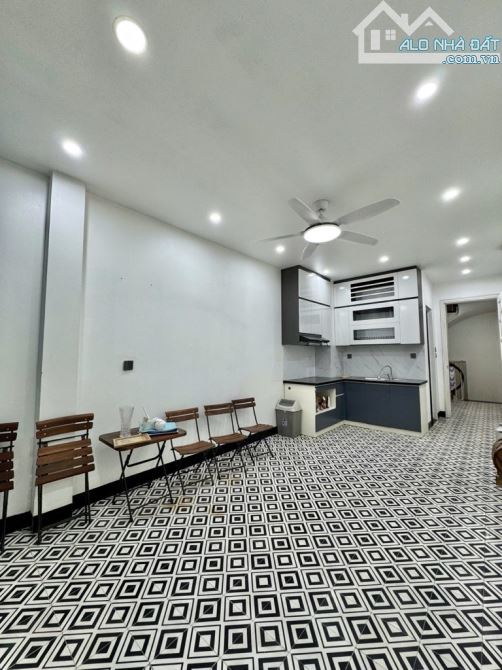 NHÀ ĐẸP TÁI ĐỊNH CƯ  NGỌC THỤY - PHÂN LÔ ÔTÔ TRÁNH - GARA ÔTÔ - THANG MÁY - 2 MẶT NGÕ. 13 - 2