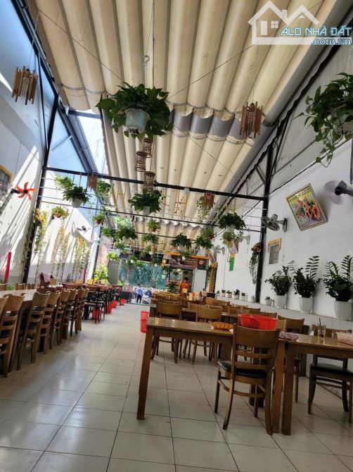Mặt tiền Nguyễn Văn Quá 5,5 nở hậu 11,3 x 36 ngay nhà hàng Đông Phương - 2