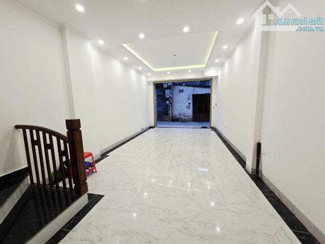 THẠCH BÀN  - NHÀ MỚI 6 TẦNG THANG MÁY - GARA Ô TÔ - KINH DOANH NHỎ - 2