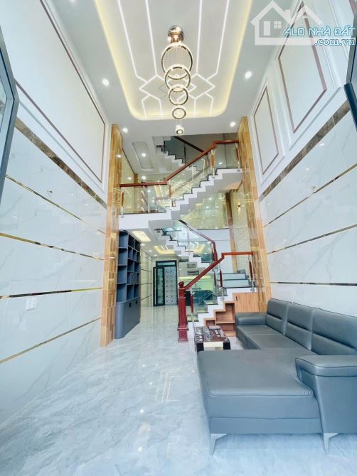Nhà Đẹp Khu Phân Lô – Sổ Riêng – Hoàn Công Đủ – Gần BV Bình Tân  📍 Vị trí: Đường Mã Lò, P - 2