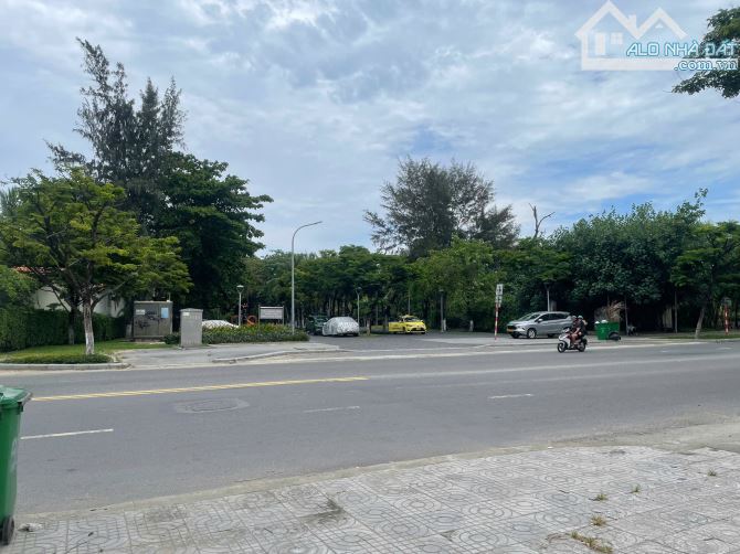 Cần bán khách sạn 2 mặt tiền đường Võ Nguyên Giáp gần Hồ Xuân Hương - 2
