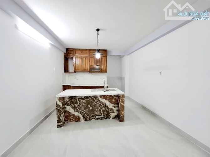 HẺM Ô TÔ NGỦ TRONG NHÀ, DƯƠNG ĐÌNH NGHỆ Q11 , 75M2 NGANG 4.9M CHỈ NHỈNH 7 TỶ XÍU - 2