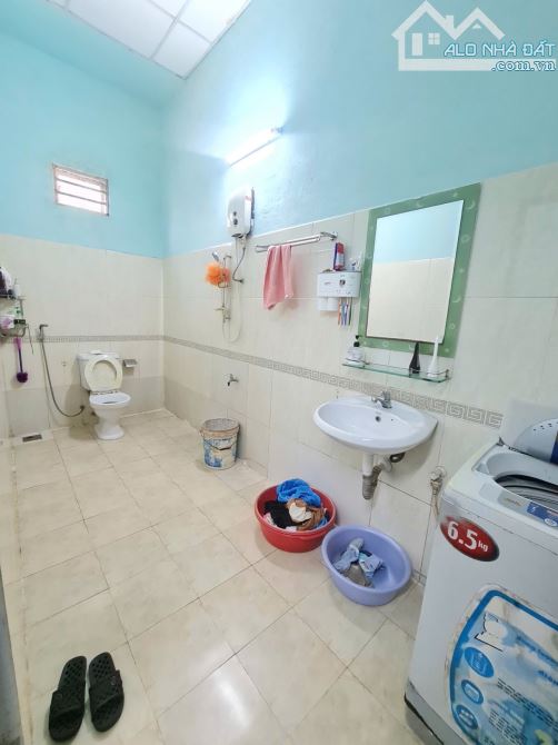 🔥 LÊ VĂN QUÝ - BÁN ĐẤT TẶNG NHÀ - ÔTÔ ĐỖ CỬA– CÁCH BIỂN 300M! 🔥 🏡 Nhà C4, 2PN, bếp, MT - 2
