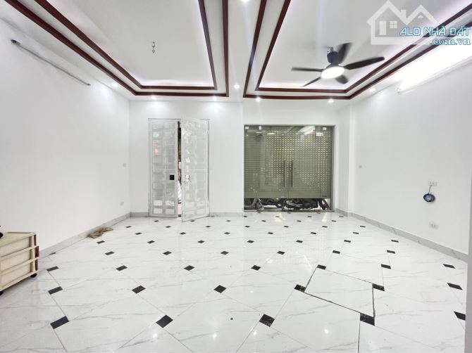Bán nhà phố Tân Mai ô tô tránh, DT 50m2, 5t, Mt 6m, kinh doanh, ở ngay. - 2