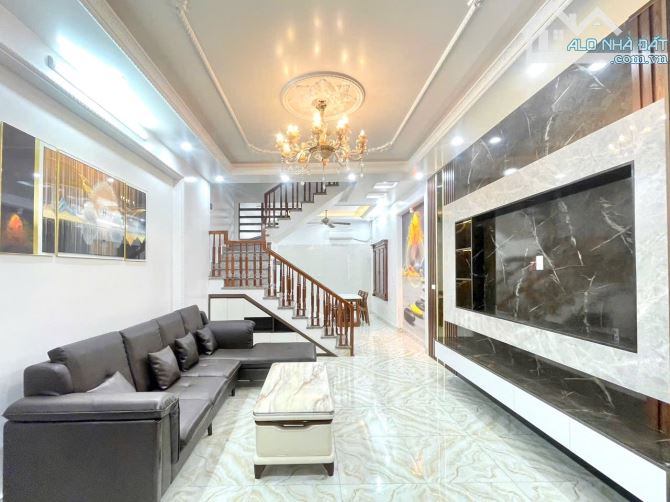 Trung Hành - Độc Lập - Sân Cổng riêng : 59m2 - 3 Tỷ 190 - 2