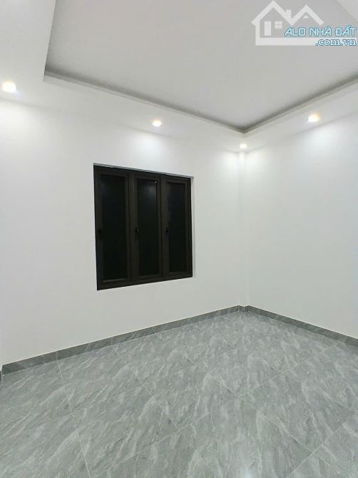 Bán nhà 3 tầng sân cổng xây mới độc lập ngõ 81 Phạm Hữu Điều - 2