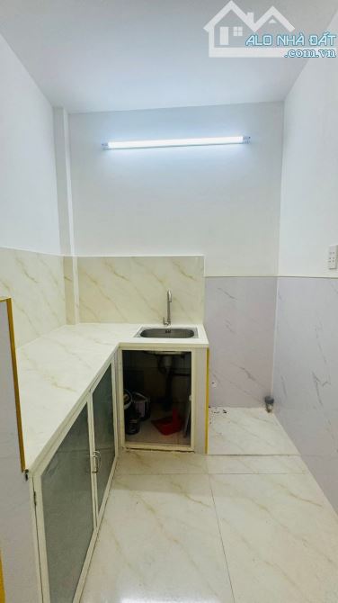 Bán nhà hẻm Nguyễn Thị Tần,P.1,Q.8,dt: 3 x 6 nhà xây 2 tầng 1 Tỷ 85. - 2