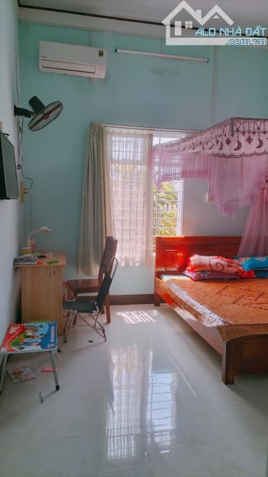 Cần bán nhanh Nhà còn mới gần đường ven biển bao nội thất. - 2