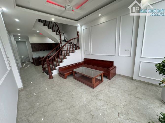 KIẾN HƯNG HÀ ĐÔNG -DT50M/5T-PHÂN LÔ VỈA HÈ - 3 OTO TRÁNH -TRỤC CHÍNH- KINH DOANH - 2