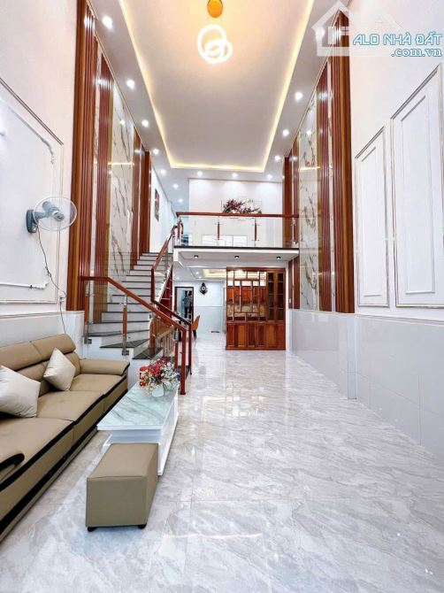 Bán nhà 1TRỆT 1LỬNG, 3 PHÒNG NGỦ, Gần VINCOM HÙNG VƯƠNG - 2