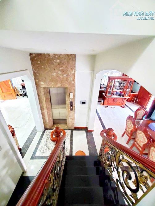 BIỆT THỰ SIÊU HIẾM- ĐẲNG CẤP - 300m2 NGAY DƯƠNG QUẢNG HÀM, CHỈ 75 TỶ CÒN TL - 2