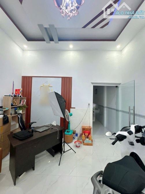 CẦN TIỀN XOAY GẤP 20/9 BÁN VỘI CĂN NHÀ CẤP 4 TÂM HUYẾT CHỈ 850TR Ở TRUNG CHÁNH HÓC MÔN - 2