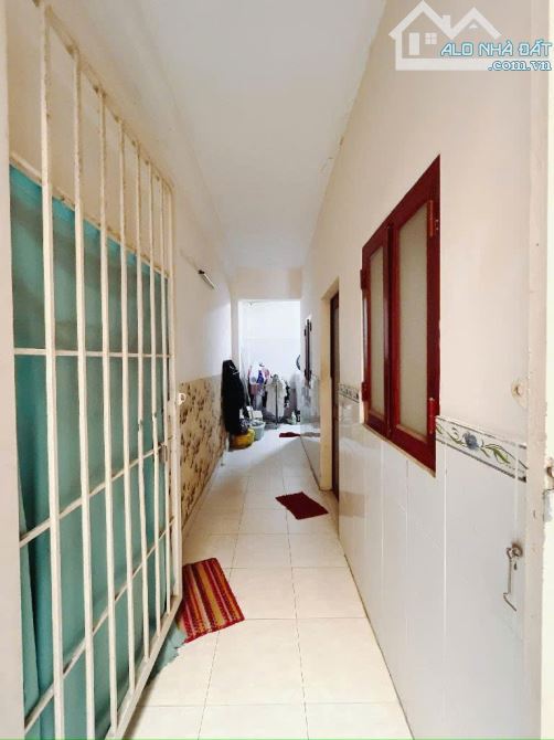 Nhà 3 tầng hẻm xe hơi 1 sẹc gần ngã tư Nguyễn Thị Thập Quận 7. 4,5*28 hơn 8 tỷ. - 2