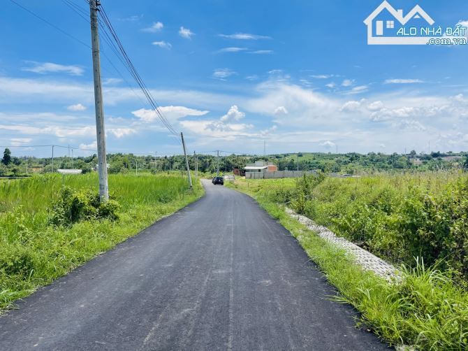 Cần bán 11.125m2 đất 300 thổ cư, 2 mặt tiền đường, sau view suối, sát cạnh hồ Suối Rao - 2