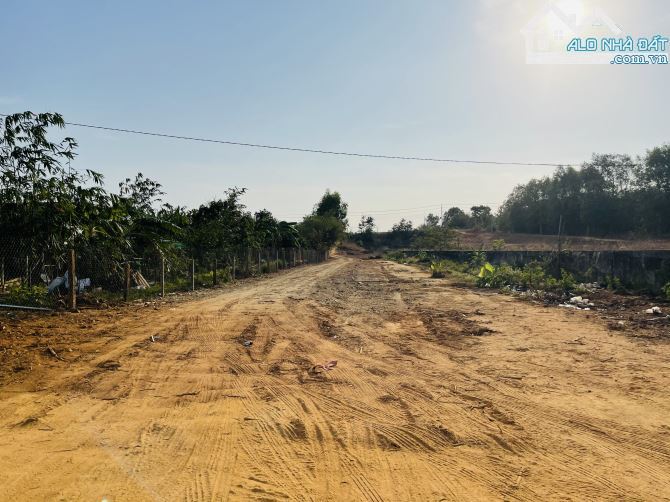 1mẫu7 Đất Xã Suối Rao - Kế Bên Kênh Nước - Thuận Tiện Trồng Cây Ăn Trái - Khu Dân Cư - 2