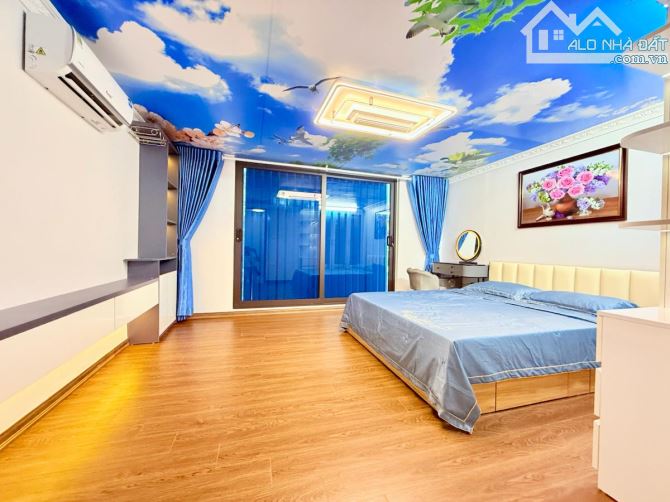 Chỉ 8 tỷ !Bán nhà phố Tây Sơn 35mx5TxMT4,5 , ngõ rộng ,KD - 2