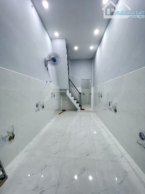 HƠN 2 TỶ CÓ NHÀ LẠC LONG QUÂN, GẦN CHỢ TÂN BÌNH, 22M2 - 2
