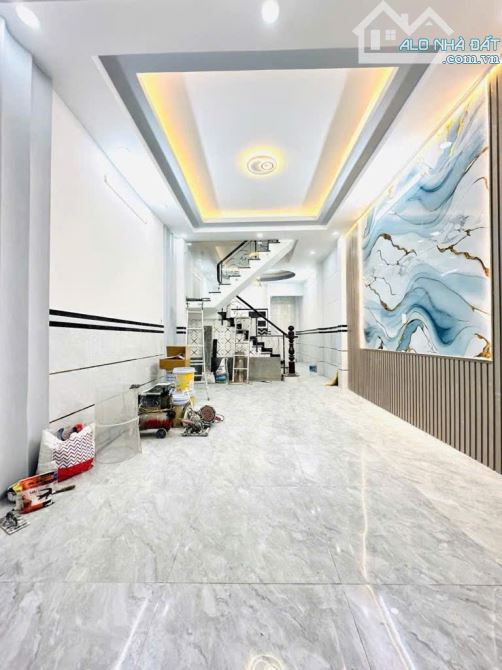 LÊ VĂN QUỚI BÌNH TÂN - HẺM XE HƠI 6M - 52M2 - 3 TẦNG 4PN MỚI ĐẸP - CHỈ HƠN 5 TỶ TL - 2